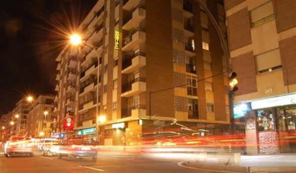 Hostal Los Infantes Salamanca Exterior foto